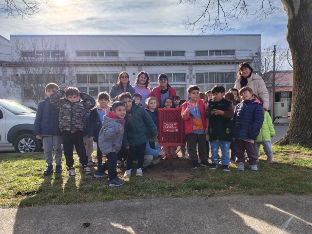 Alumnos del jardn 902 en una jornada ambiental